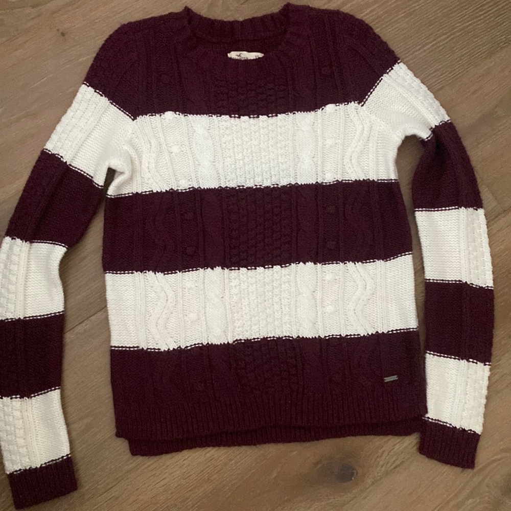 Hollister sweater never worn